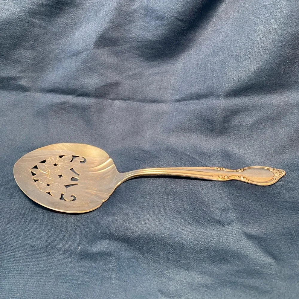 Vintage Precious Mirror International Silver Pierced Tomato Server